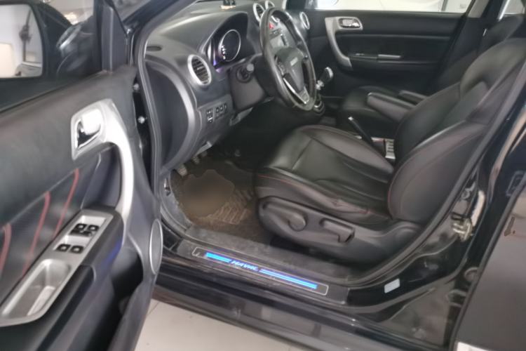 Used Haval H6 2015 Upgraded Model 1.5T Manual Two-Wheel Drive Elite Version Driver Seat