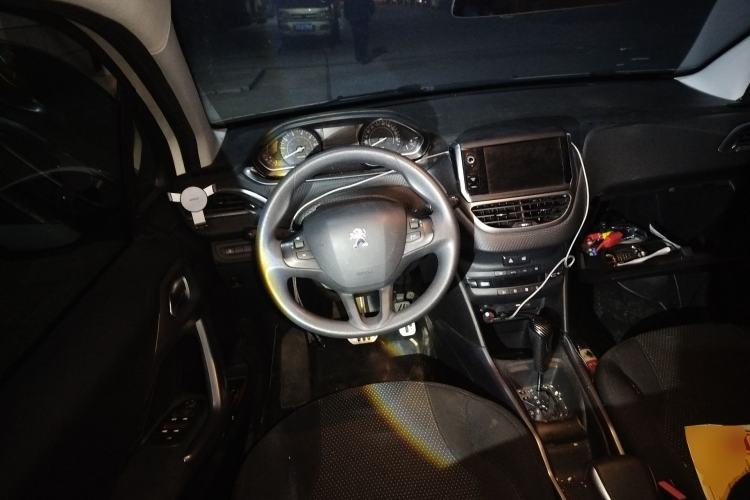 Used Peugeot 2008 2014 1.6L Automatic Fashion Edition Steering Wheel