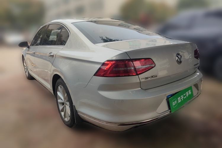 Used Volkswagen Magotan 2017 330TSI DSG Leading Model Rear Left 45 Deg