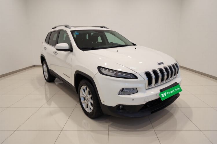 Used Jeep Cherokee 2016 2.0L Superior Edition
