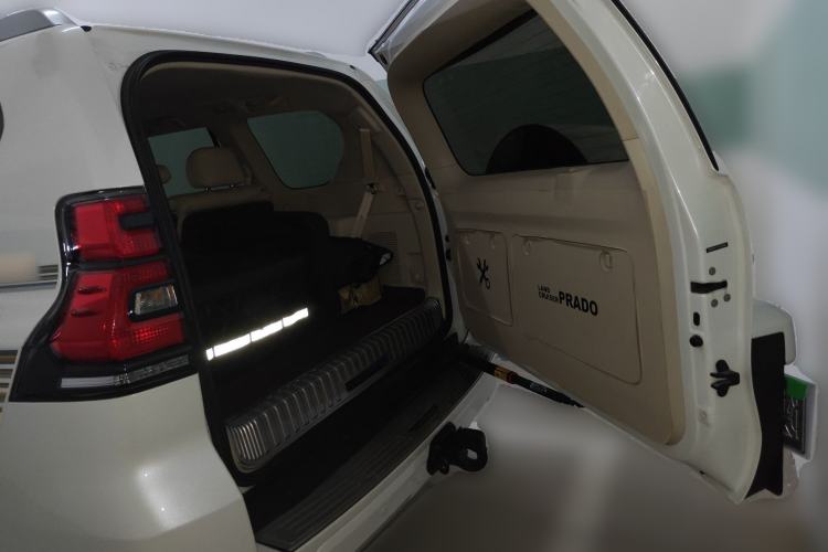 Used Toyota Prado 2023 4.0L GX-R Dubai Edition
