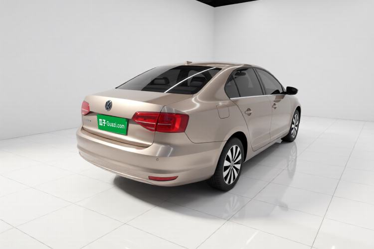 Used Volkswagen Sagitar 2015 230TSI Automatic Luxury Model
