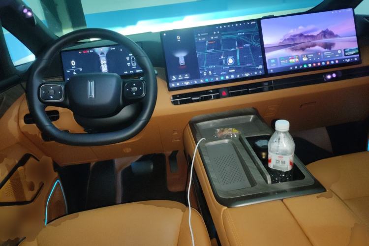 Used Wey Gaoshan 2025 Four-Wheel Drive Alpine 8
