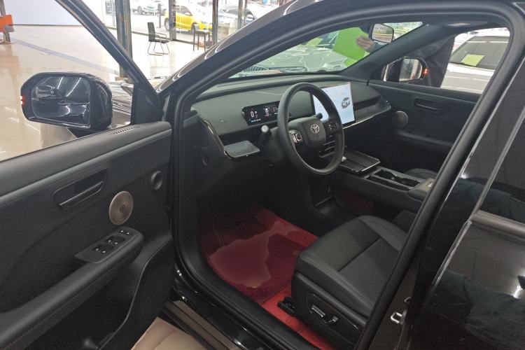 Used Toyota BZ 3X 2025 520 Pro Driver Seat