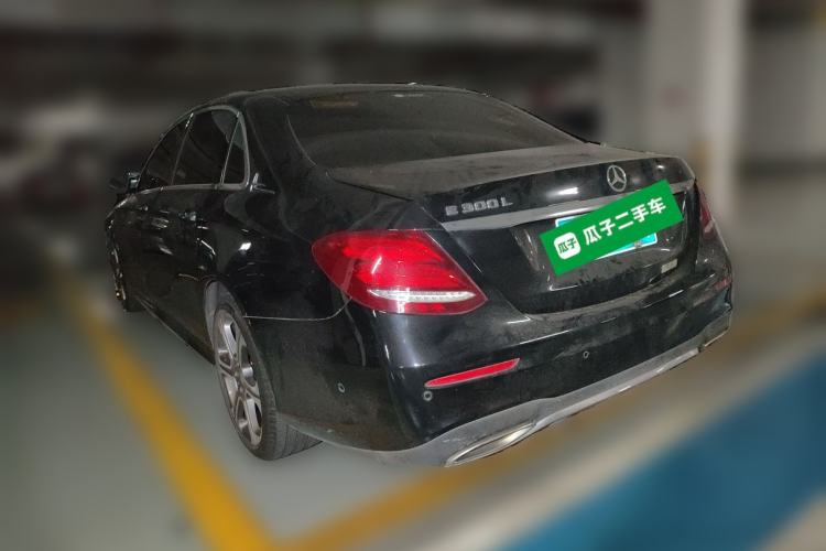 Used Mercedes-Benz E-Class 2016 E 300 L Sporty and Stylish Model