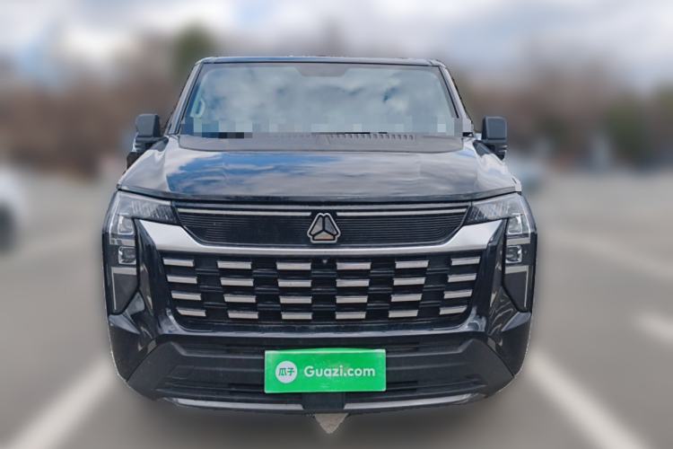 Used Sinotruk Pioneer V 2025 Multi-Function PRO Version 2.0T Automatic Short Wheelbase Low Roof Front