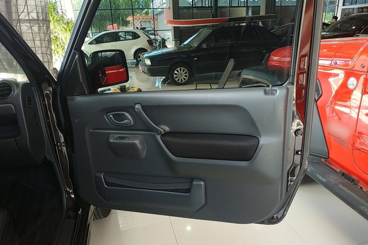 Used Suzuki Jimny 2015 1.3 AT JLX
