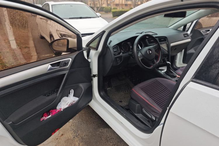 Used Volkswagen Golf 2018 1.6L Automatic Fashion Model