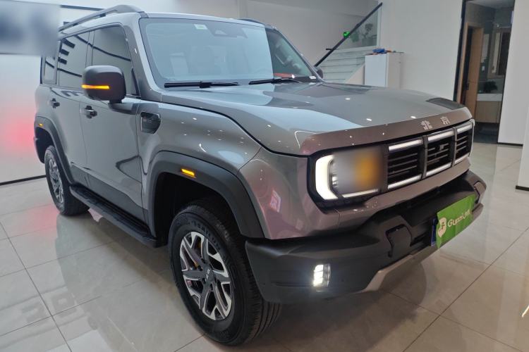 Used BAIC Off-Road BJ40 2024 2.0T All-New Urban Hunter Edition Chivalrous Style
