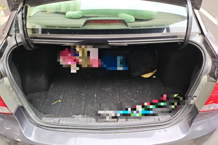 Used Chevrolet Cruze 2011 1.6L SE MT Transformers Edition Trunk