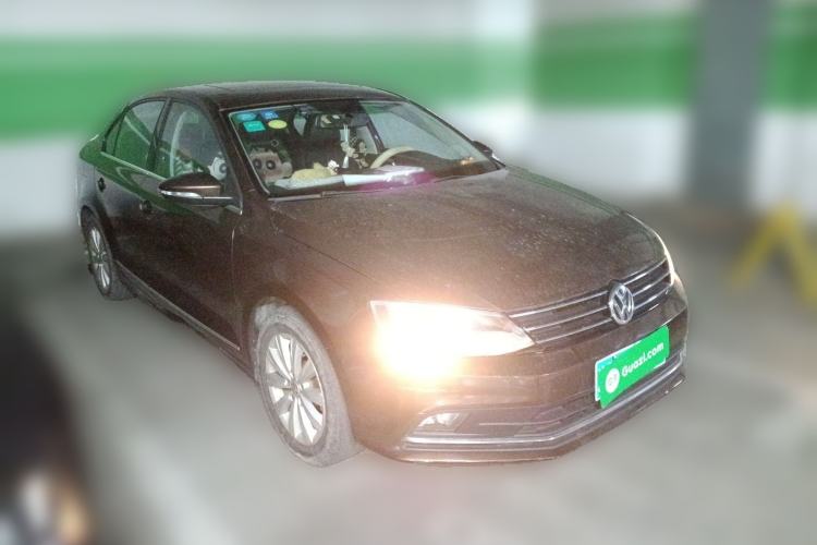 Used Volkswagen Sagitar 2015 1.6L Automatic Comfort Model
