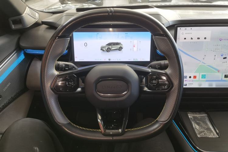 Used Lynk & Co 08 EM-P 2025 220 km All-Wheel-Drive Performance Halo Steering Wheel
