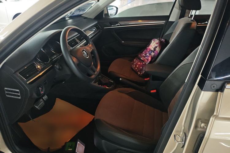 Used Volkswagen C-TREK 2017 230TSI DSG Comfort Version Left Front Seat