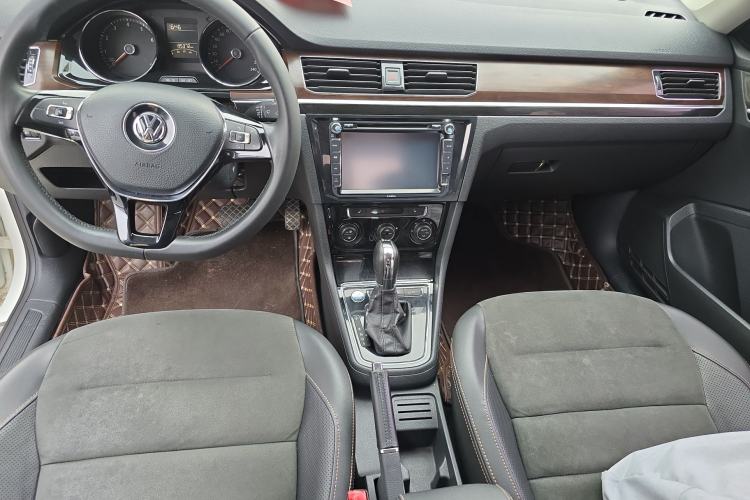 Used Volkswagen Bora 2016 230TSI DSG Luxury Version Center Console