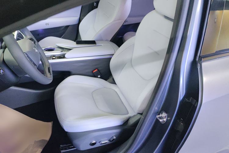 Used ARCFOX Alpha T5 2024 660 MAX Left Front Seat