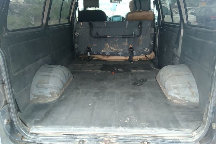 Used FORTHING Lingzhi 2016 V3 1.5L 5-Seater Special Offer Model Trunk