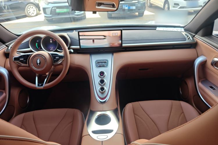 Used ORA Lightning Cat 2022 555 km Luxury Edition Center Console