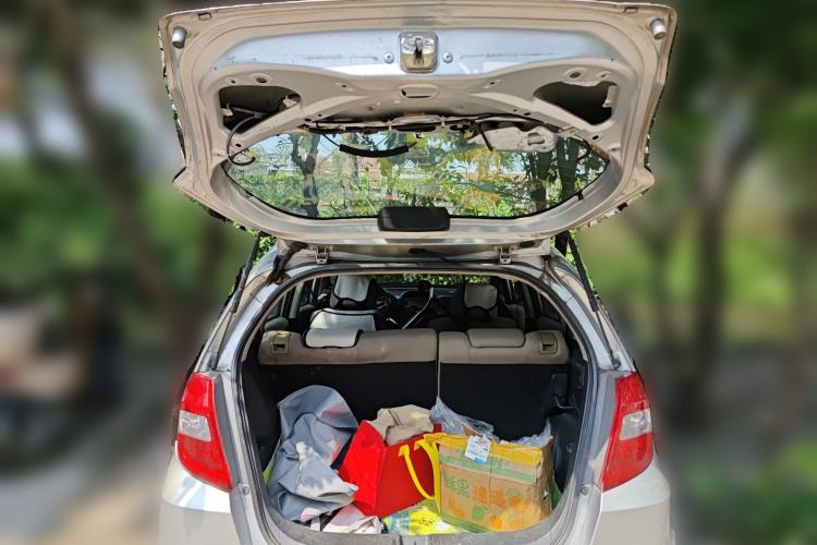 Used Honda Fit 2011 1.3L automatic comfort version
