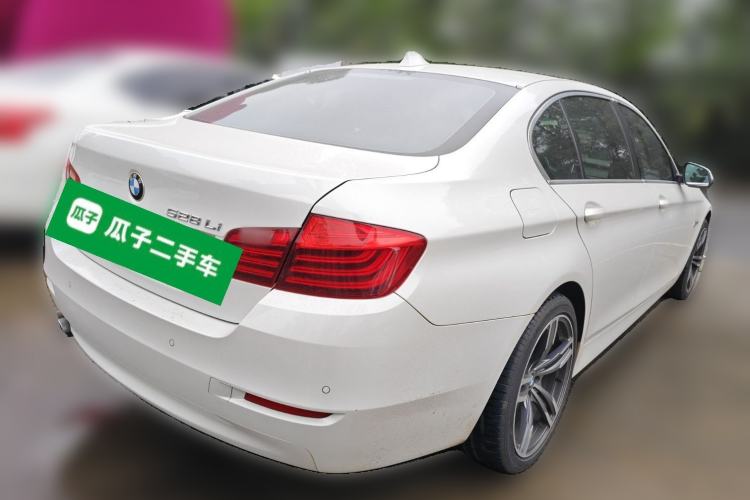 Used BMW 5 Series 2014 528Li Leading Model
