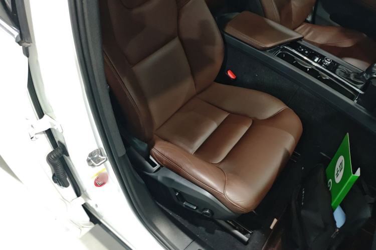 Used Volvo XC60 2019 T5 4x4 Zhiyuan Edition China VI Standard Right Front Seat
