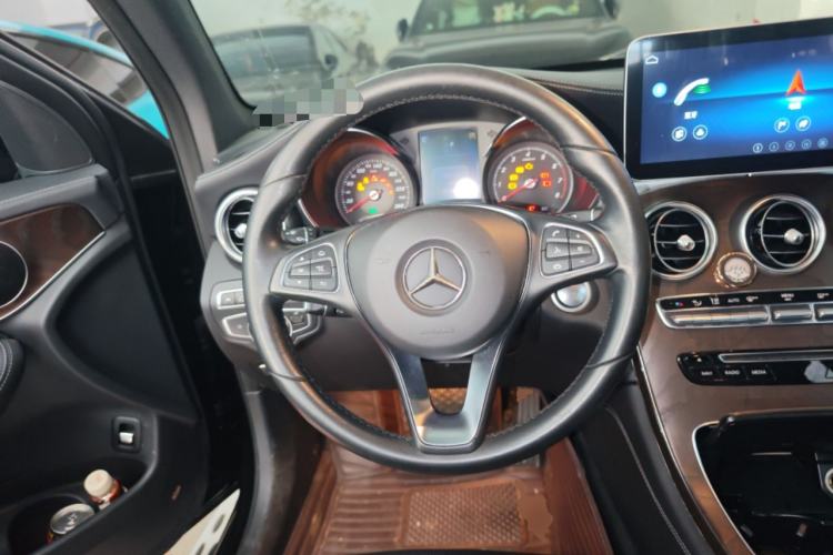 Used Mercedes-Benz GLC 2017 GLC 300 4MATIC Sport Edition Steering Wheel