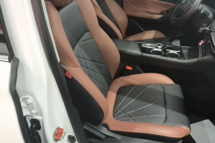 Used CHANGAN Eado 2023 Changan Edition PLUS Blue Whale NE 1.4T GDI DCT Prestige Version
