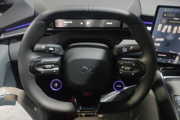 Used XPeng P7 2025 Model—702 Long Range Ultra Steering Wheel