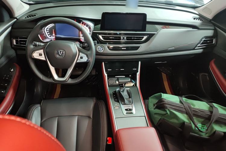 Used CHANGAN CS75 2022 Blue Whale Edition 1.5T DCT Prestige Model Center Console