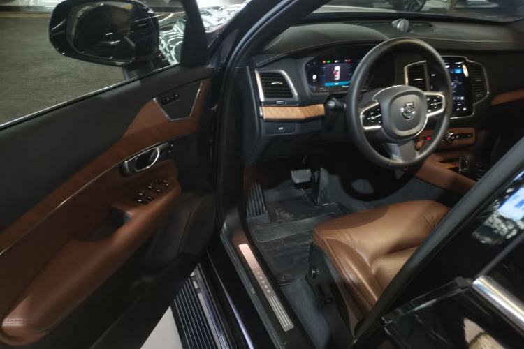 Used Volvo XC90 2023 B5 SmartDrive Luxury Edition 7 Seats