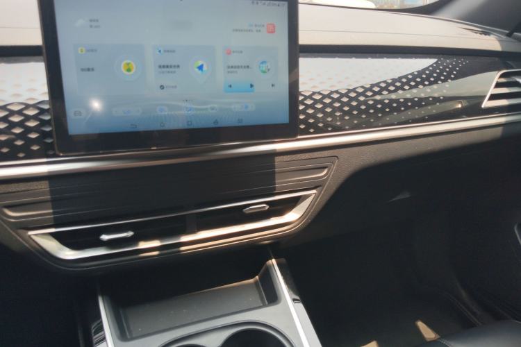 Used BYD Qin PLUS 2023 EV 510KM Travel Edition Center Console