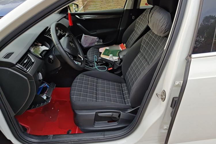 Used Skoda Octavia 2019 Station Wagon TSI230 DSG Comfort Edition China VI Standard Left Front Seat