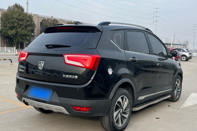 Used Baojun 560 2015 1.8L manual luxury version