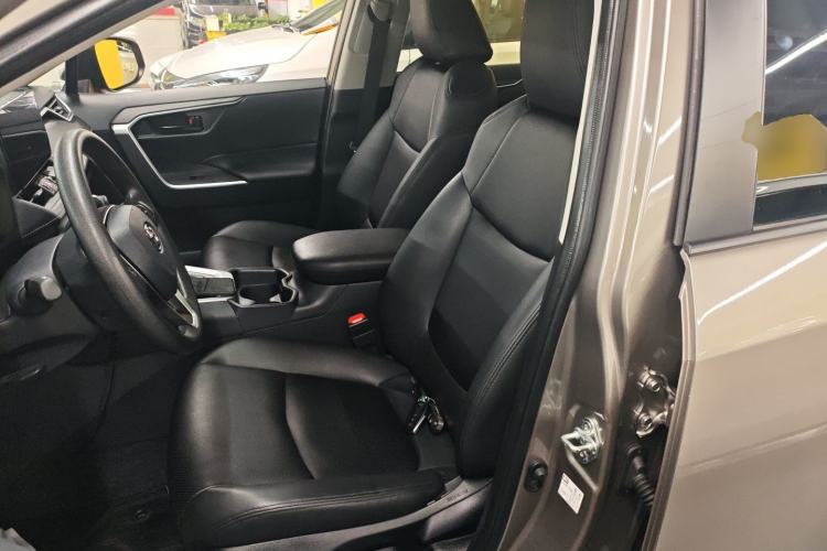 Used Toyota RAV4 2023 2.0L CVT Two-Wheel Drive Urban Edition
