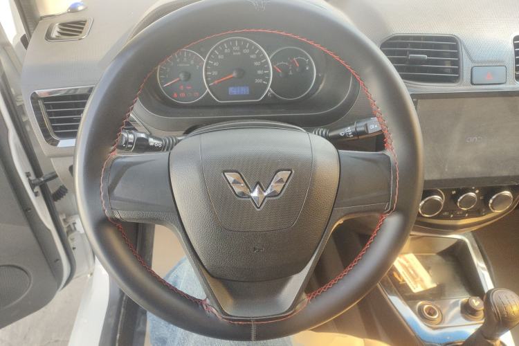 Used Wuling Hongguang 2014 1.5L S Standard Version
