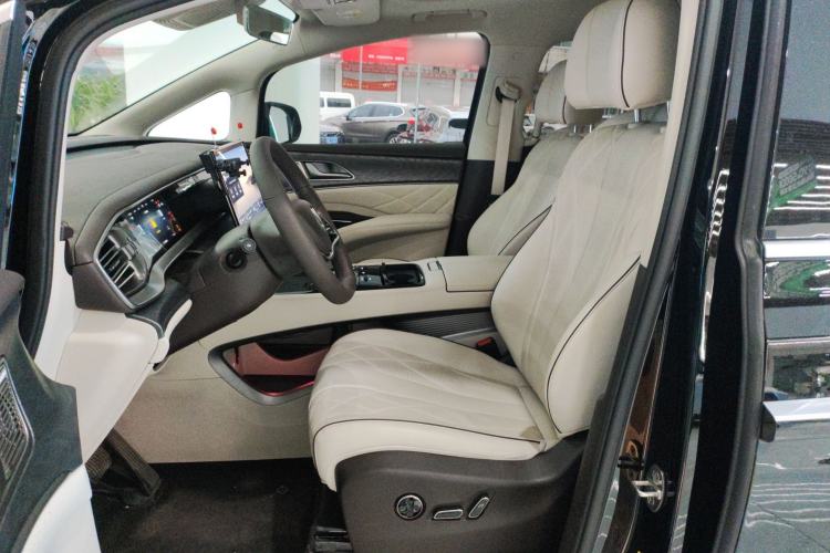 Used Denza D9 2024 DM-i 1050 Luxury Model Left Front Seat