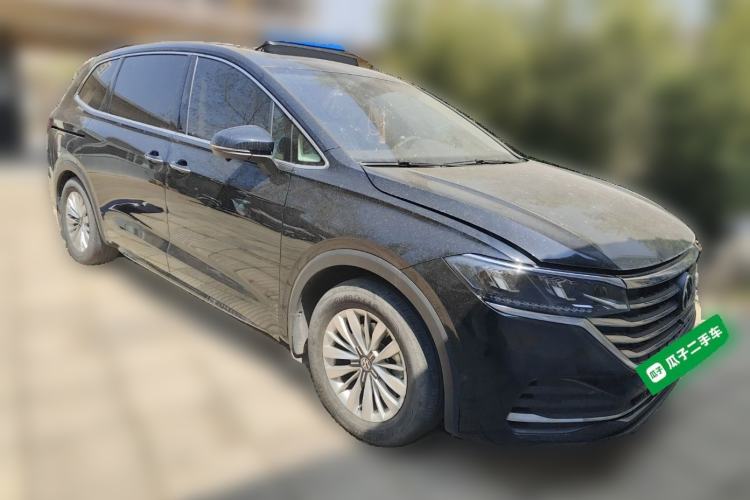 Used Volkswagen Viloran 2020 330TSI Business Edition Front Right 45 Deg