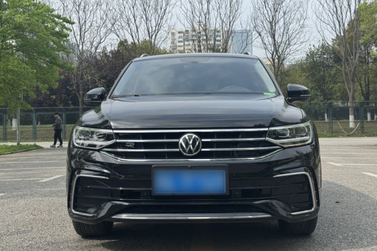 Used Volkswagen Tiguan L 2022 330TSI Automatic Two-Wheel Drive R-Line Enhanced Edition Exterior 3