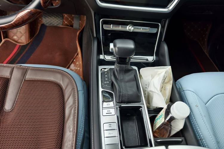 Used Roewe RX8 2019 30T Two-Wheel Drive Supreme Flagship Edition
