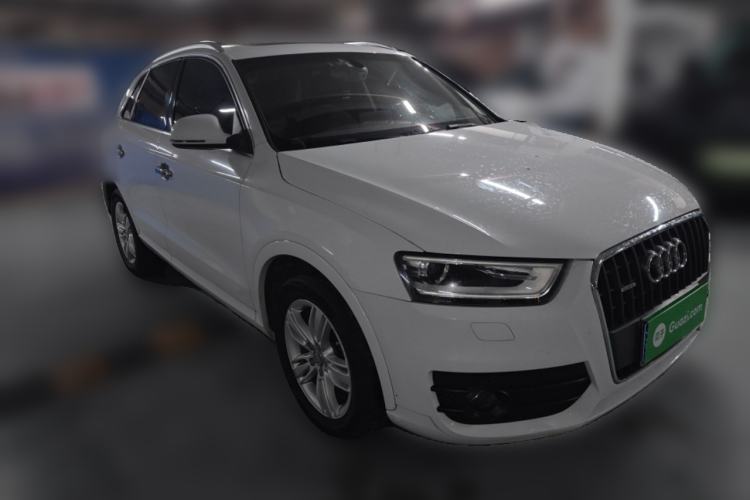 Used Audi Q3 2015 35 TFSI quattro Technology Edition Front Right 45 Deg