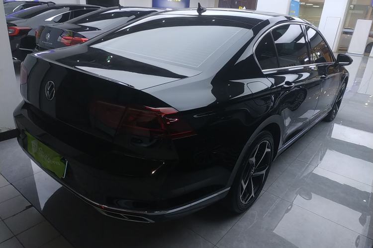 Used Volkswagen Magotan 2023 2 Million Units Limited Edition 330TSI DSG Leading Version
