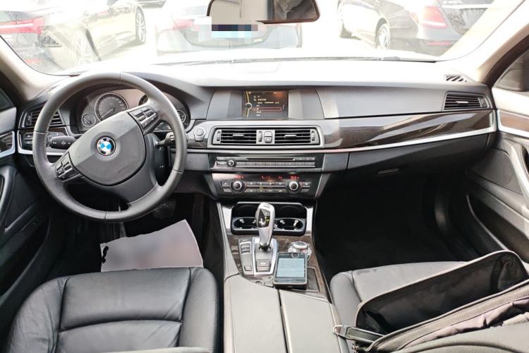 Used BMW 5 Series 2013 525Li Leading Model Center Console