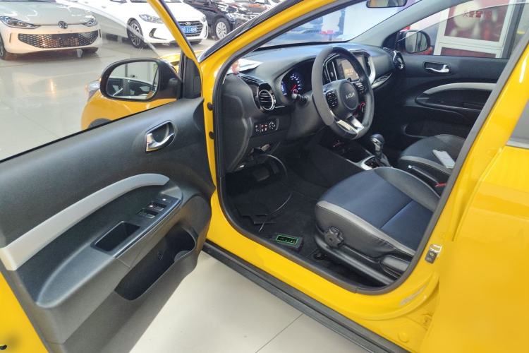 Used Kia kx1 Stonic 2021 1.4L CVT Sunroof Model Driver Seat