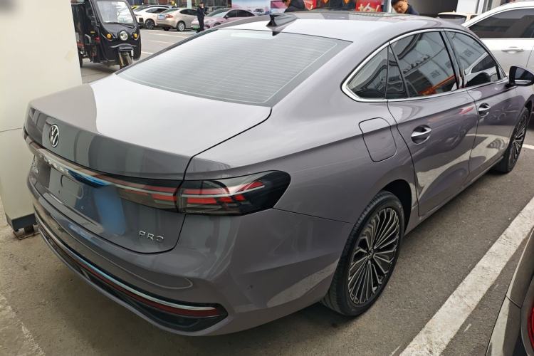 Used Volkswagen Passat 2025 Pro 380TSI Dragon Supreme Edition
