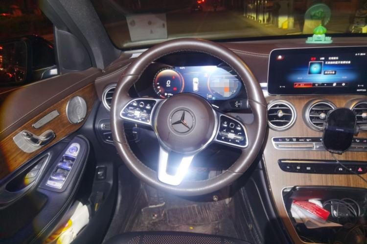 Used Mercedes-Benz GLC 2020 GLC 300 L 4MATIC Luxury Model Steering Wheel
