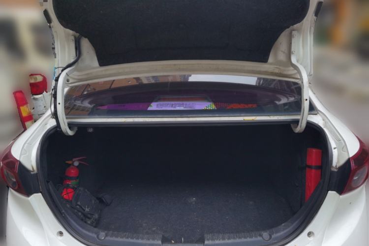 Used Mazda 3 Axela 2016 Sedan 1.5L Automatic Comfort Model