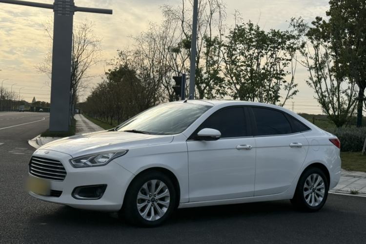 Used Ford Escort 2015 1.5L Automatic Fashion Model Exterior 8