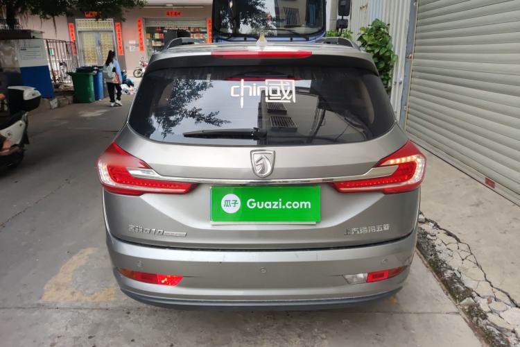 Used Baojun 310W 2017 1.5L Manual Fashion Model China V