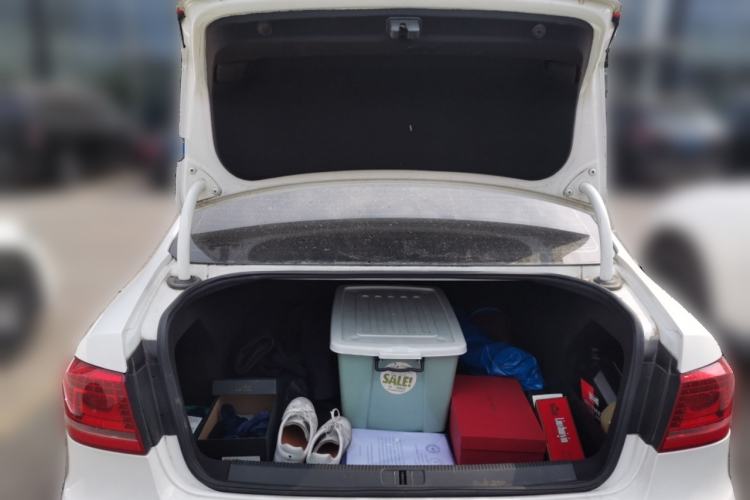 Used Volkswagen Magotan 2013 2.0 TSI Prestige Model Trunk