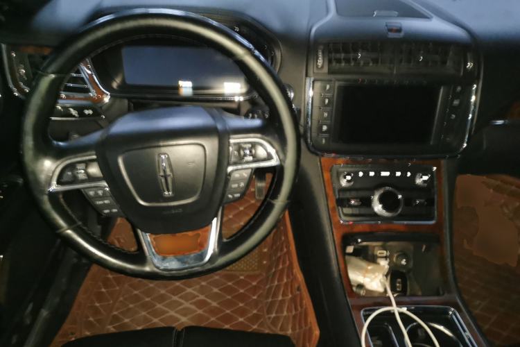 Used Lincoln Continental 2017 2.0T Two-Wheel Drive Deluxe Edition
