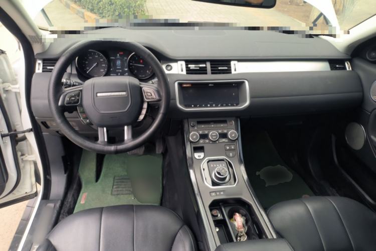 Used Land Rover Range Evoque 2018 240 PS SE Smart Brilliance Edition Center Console